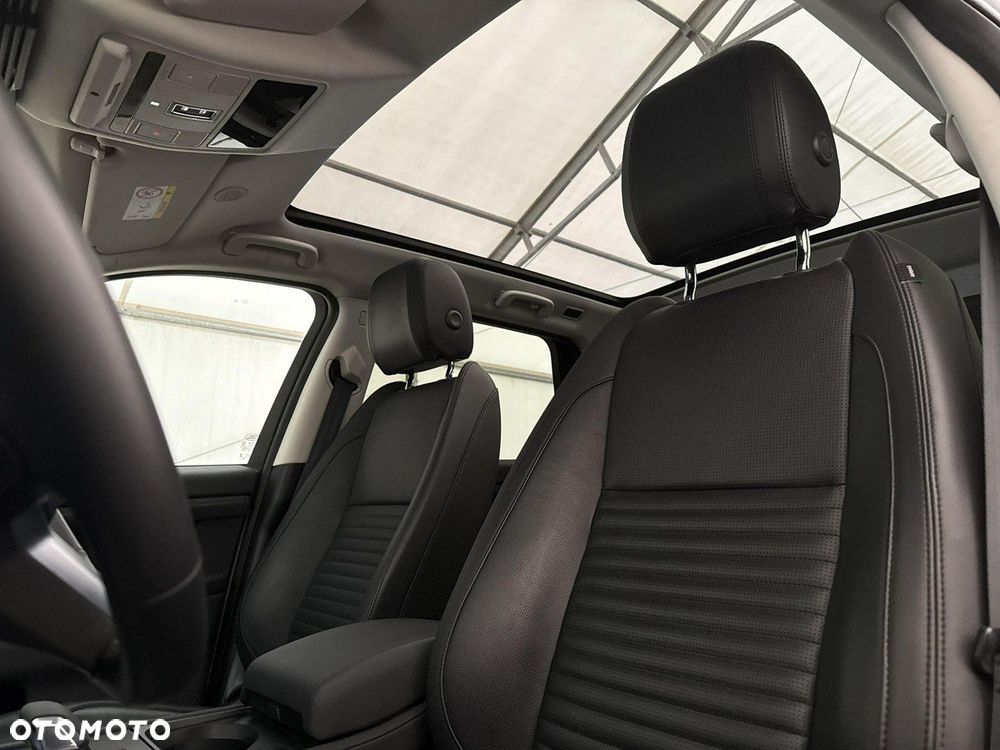 Land Rover Discovery Sport - 12