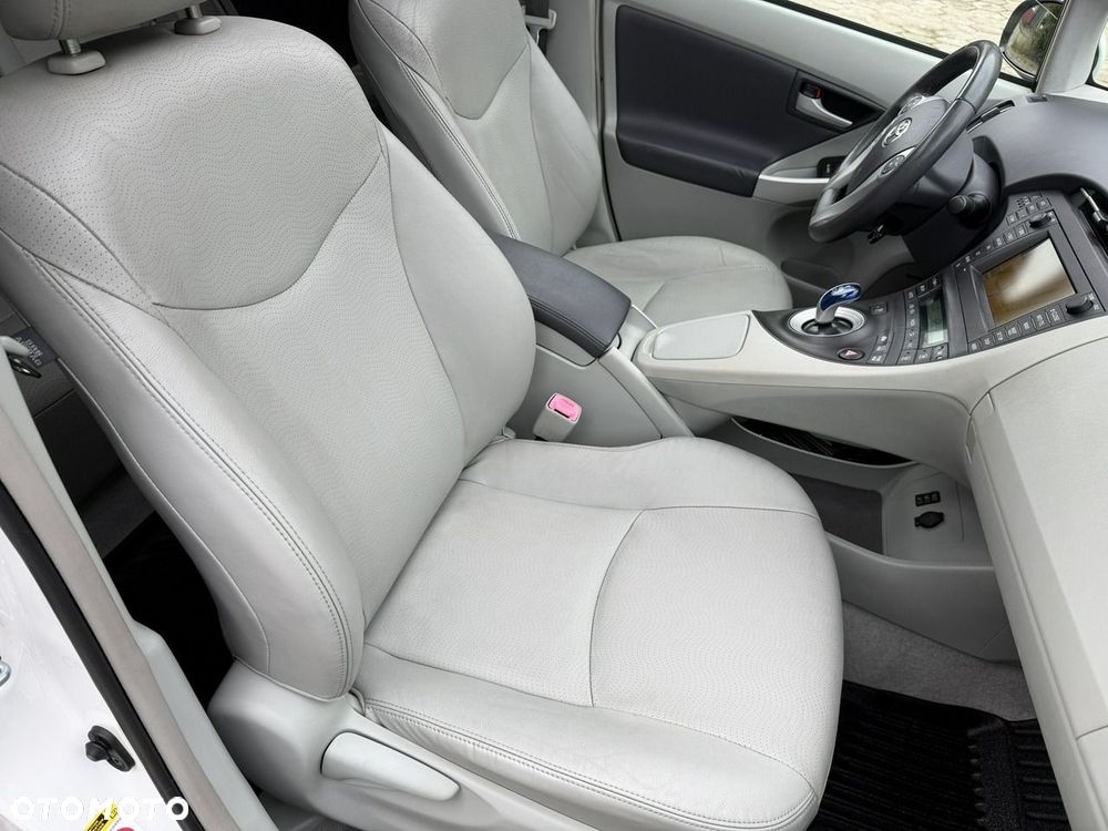 Toyota Prius - 22