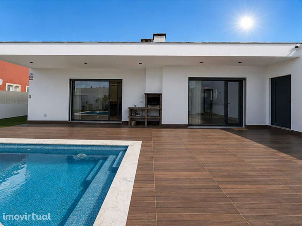 Moradia T4 térrea a venda com piscina aquecida em Azeitão - Grande imagem: 2/28