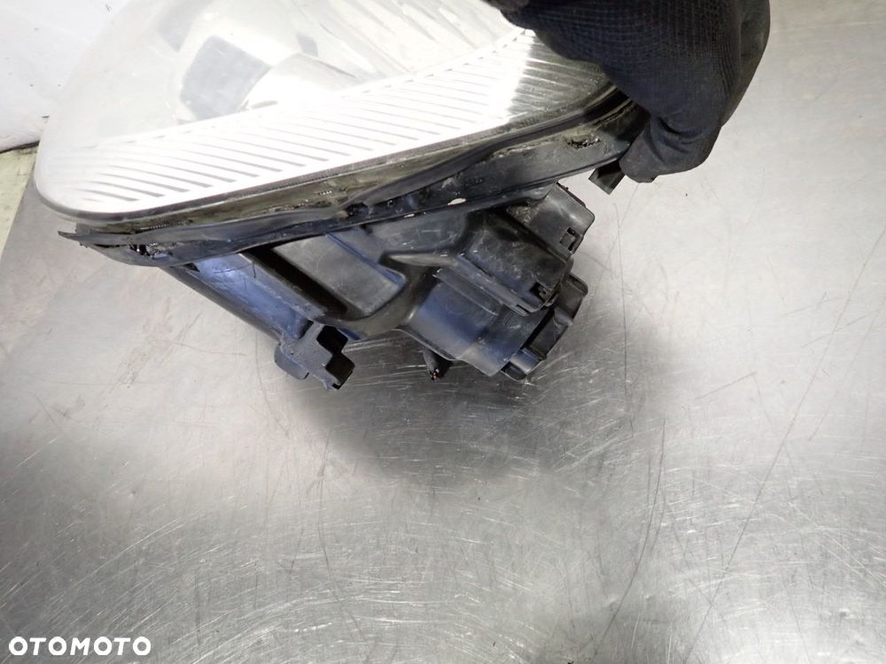 LAMPA LEWA PRZEDNIA KIA CARENS III - 9