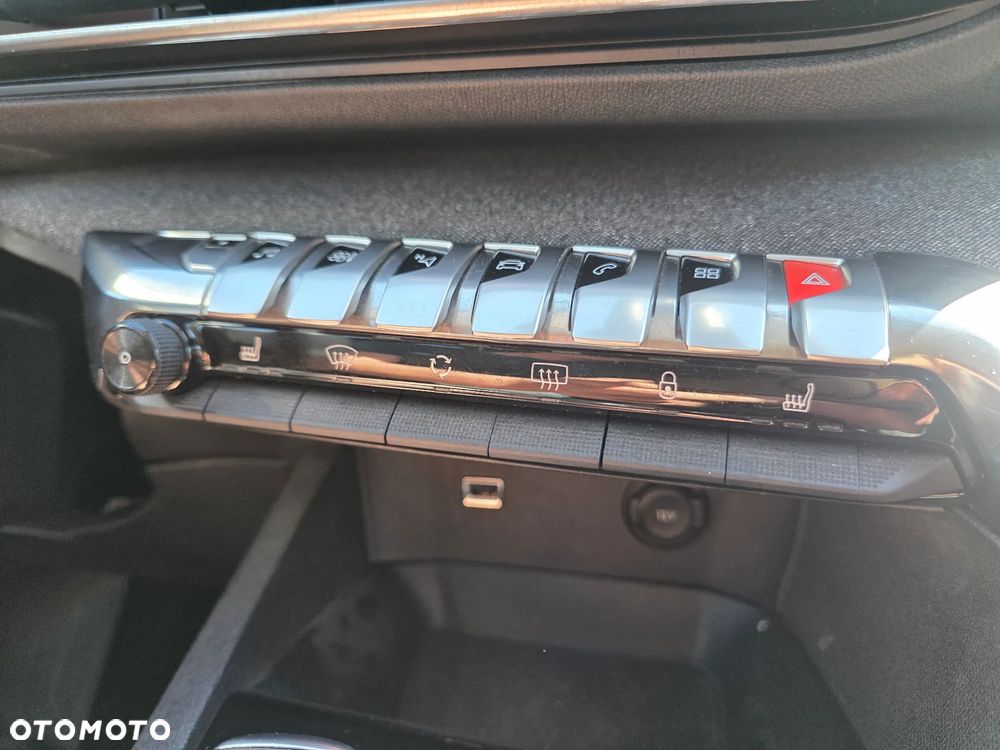 Peugeot 3008 1.6 PureTech GPF Allure S&S EAT8 - 20