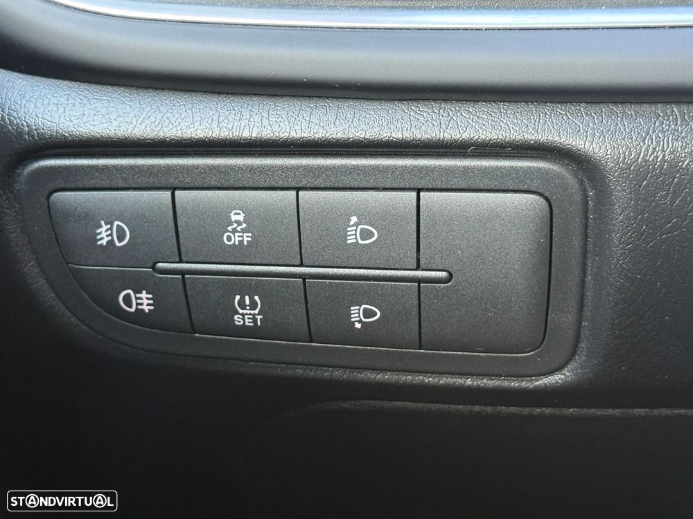 Fiat Tipo Station Wagon 1.3 M-Jet Lounge Tech - 24