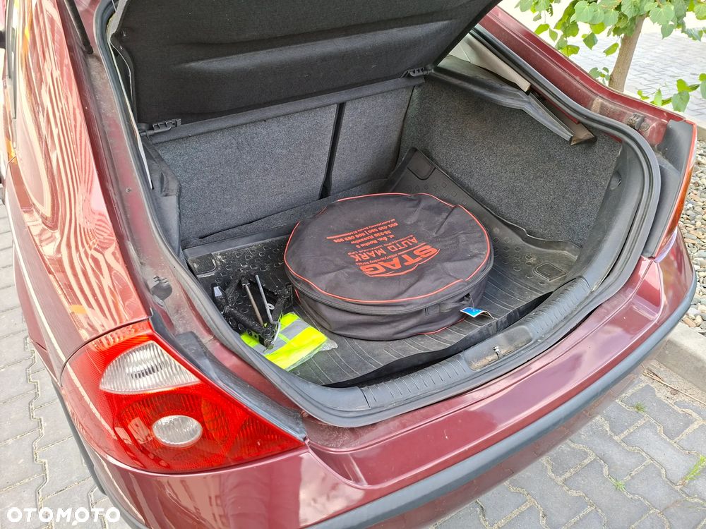 Ford Mondeo 1.8 Ambiente - 13