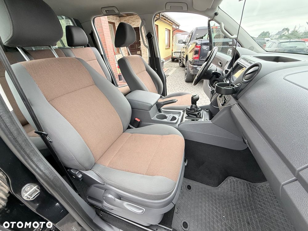 Volkswagen Amarok - 25