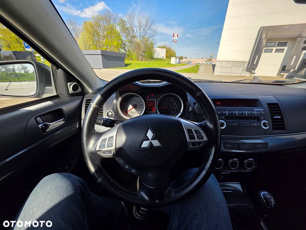 Mitsubishi Lancer 1.8 Intense - 8