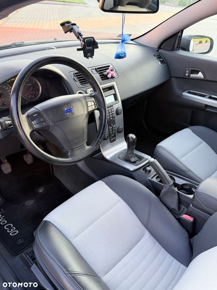 Volvo C30 1.6D Momentum - 13