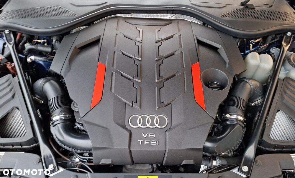 Audi S8 - 34