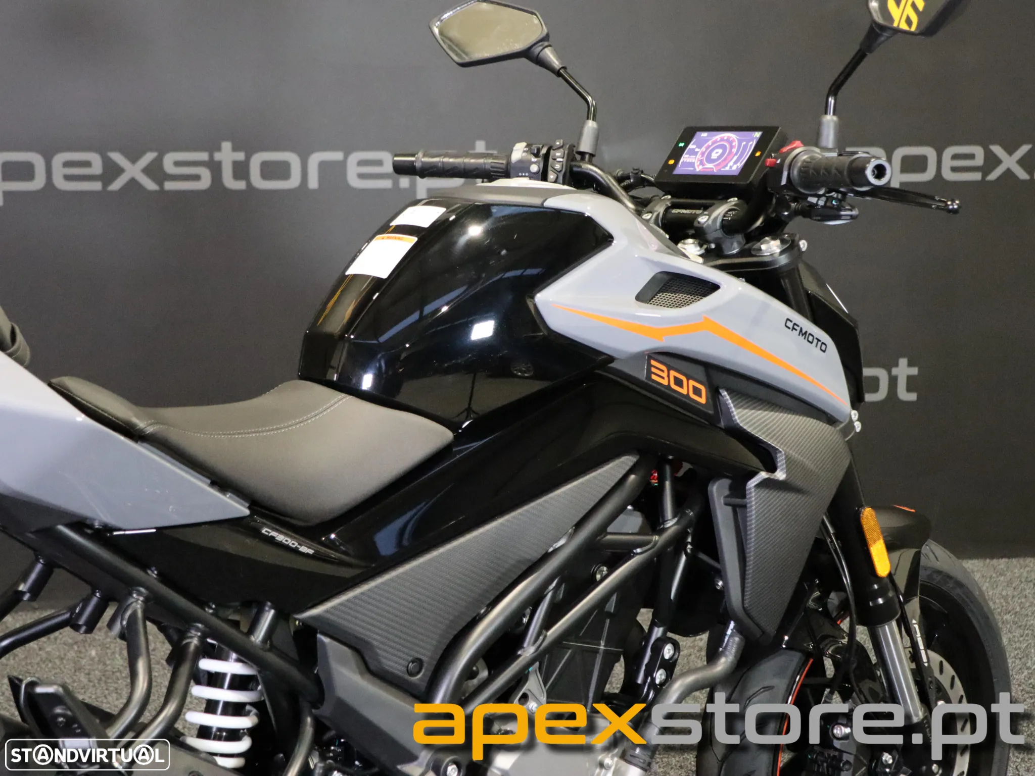 CF Moto 300NK - 8