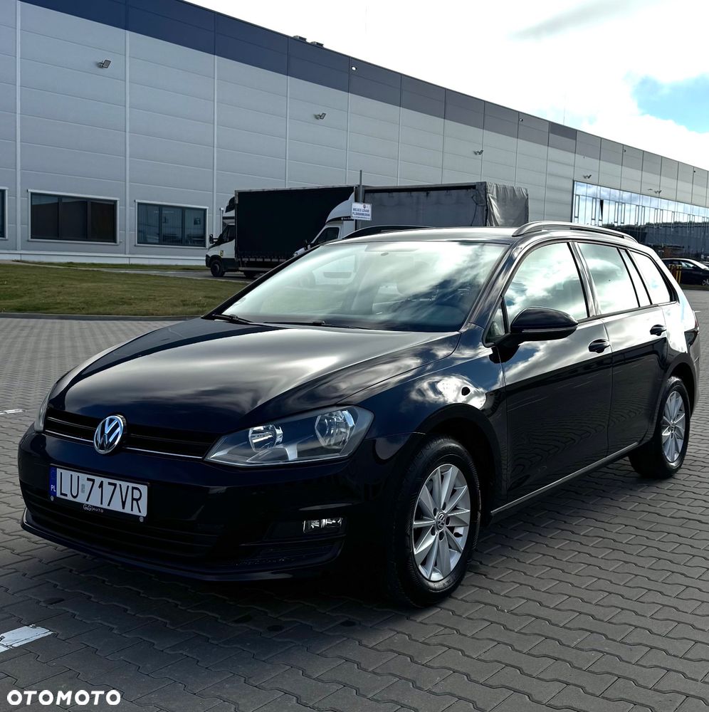 Volkswagen Golf - 1