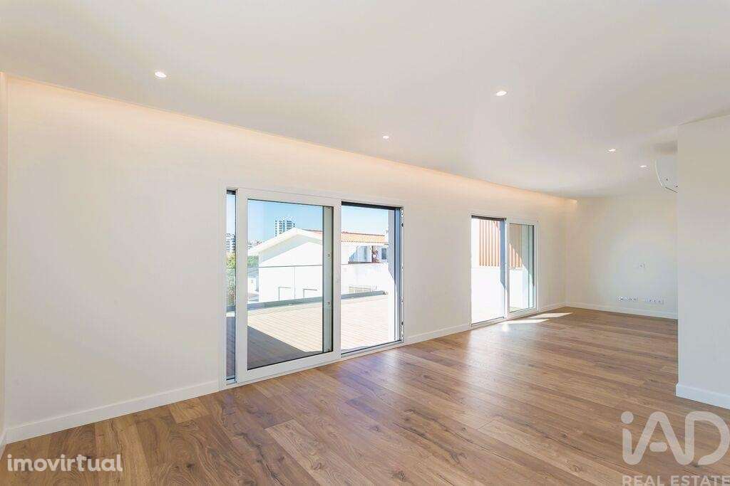 Apartamento T2 em Cascais e Estoril de 126,00 m2 - Grande imagem: 3/30