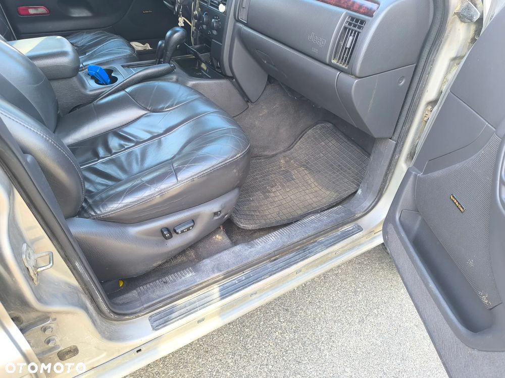 Jeep Grand Cherokee - 18