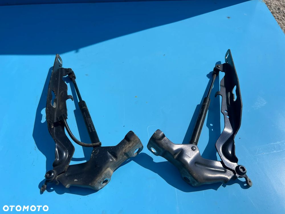 ZAWIASY MASKI LEWY LUB PRAWY VOLVO V70 30779282 30779283