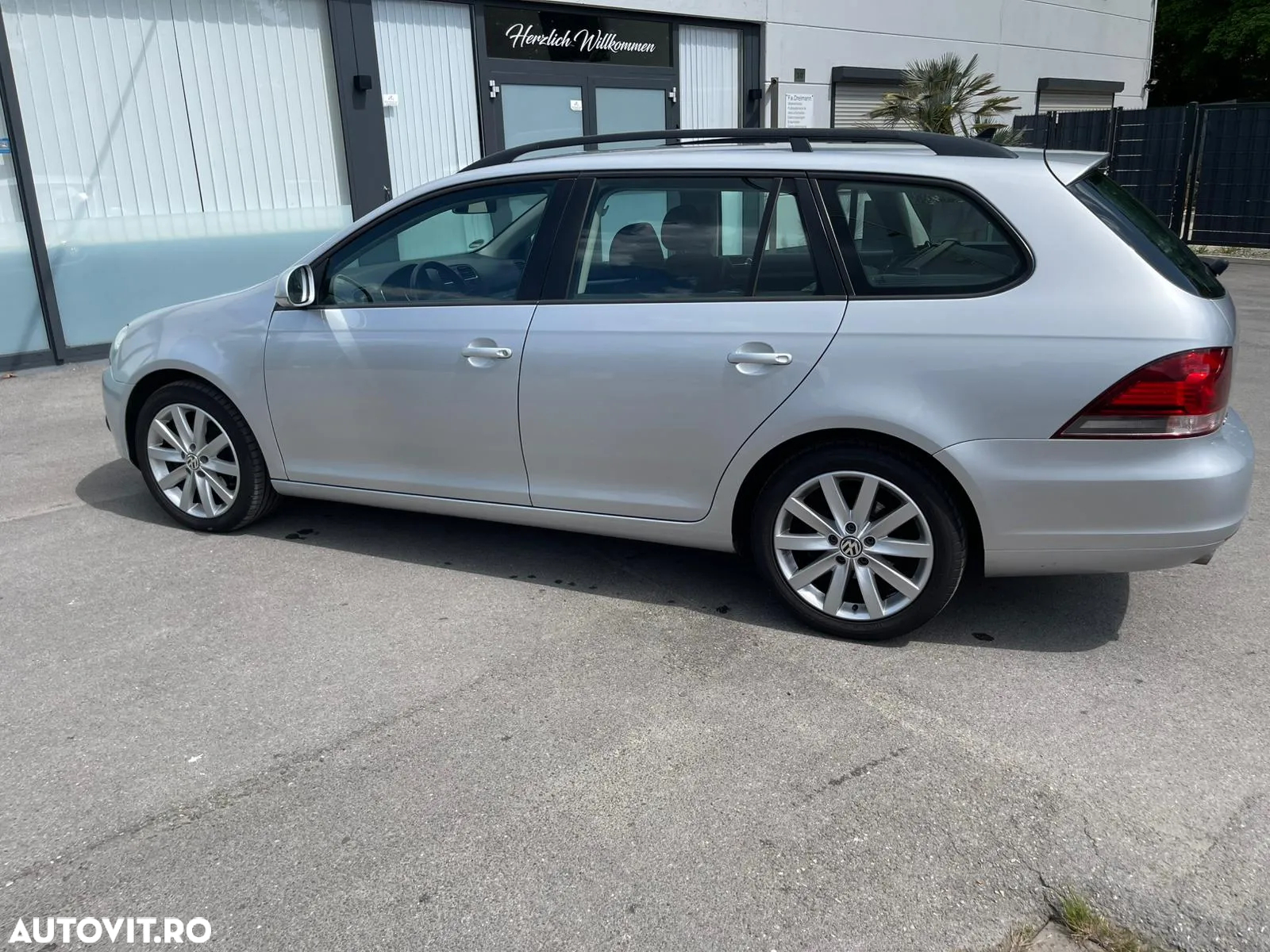 Volkswagen Golf 1.6 TDI BlueMotion Technology DPF Comfortline - 8