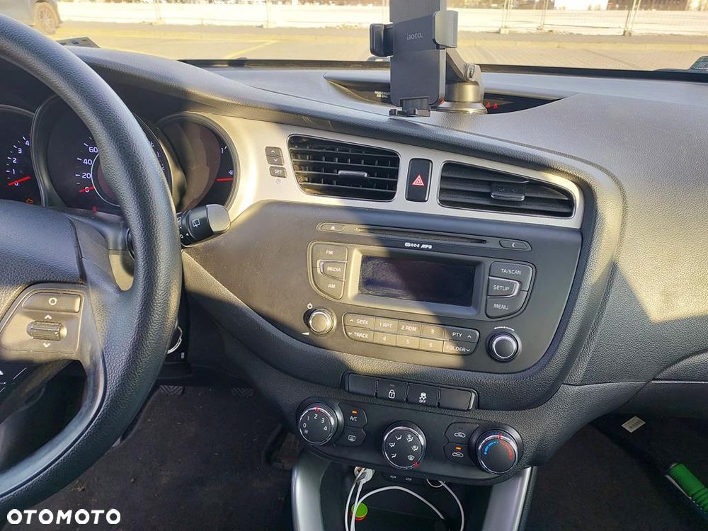 Kia Ceed 1.6 CRDi 128 Vision - 16