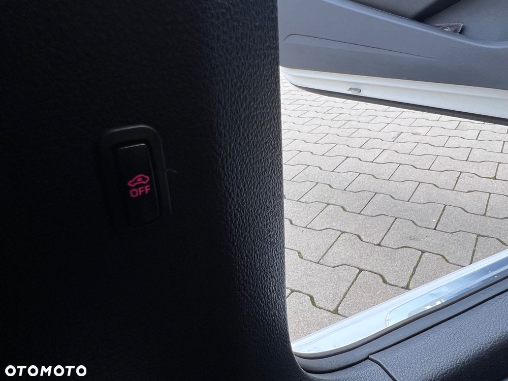 Volkswagen Polo 1.6 TDI Highline - 25