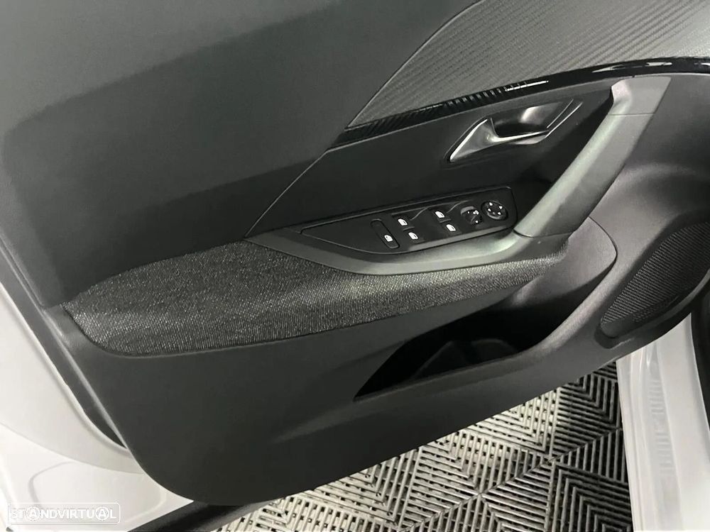 Peugeot e-2008 54 kWh SE Style - 10