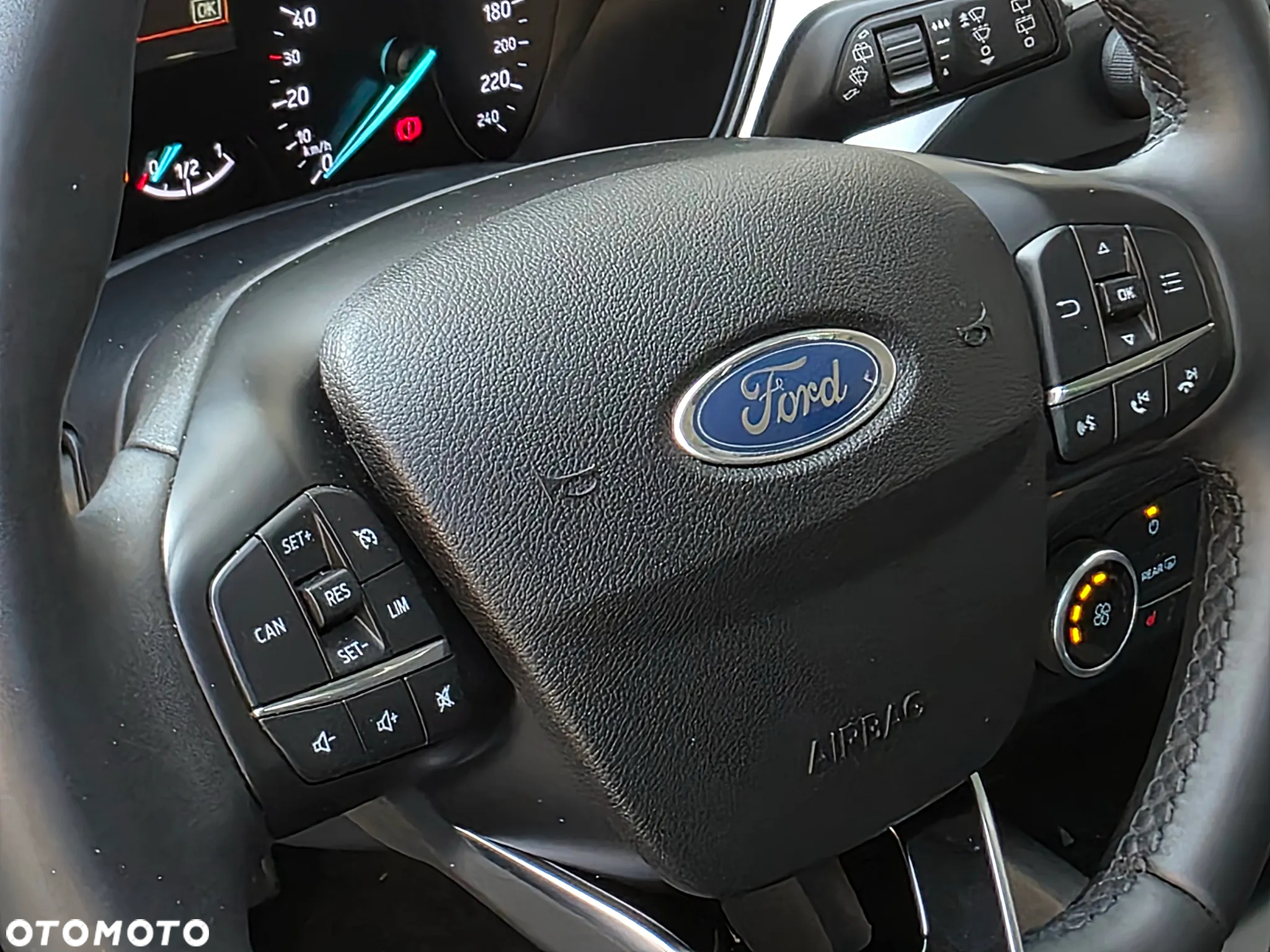 Ford Focus 1.0 EcoBoost Start-Stopp-System TITANIUM - 11