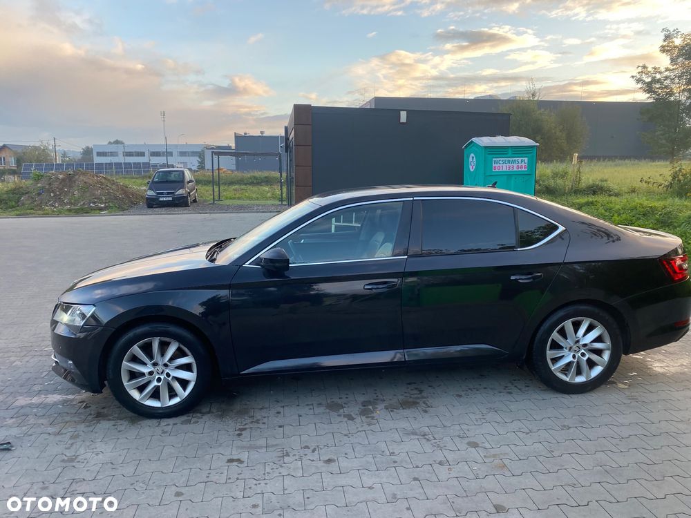 Skoda Superb 1.6 TDI Style DSG - 4