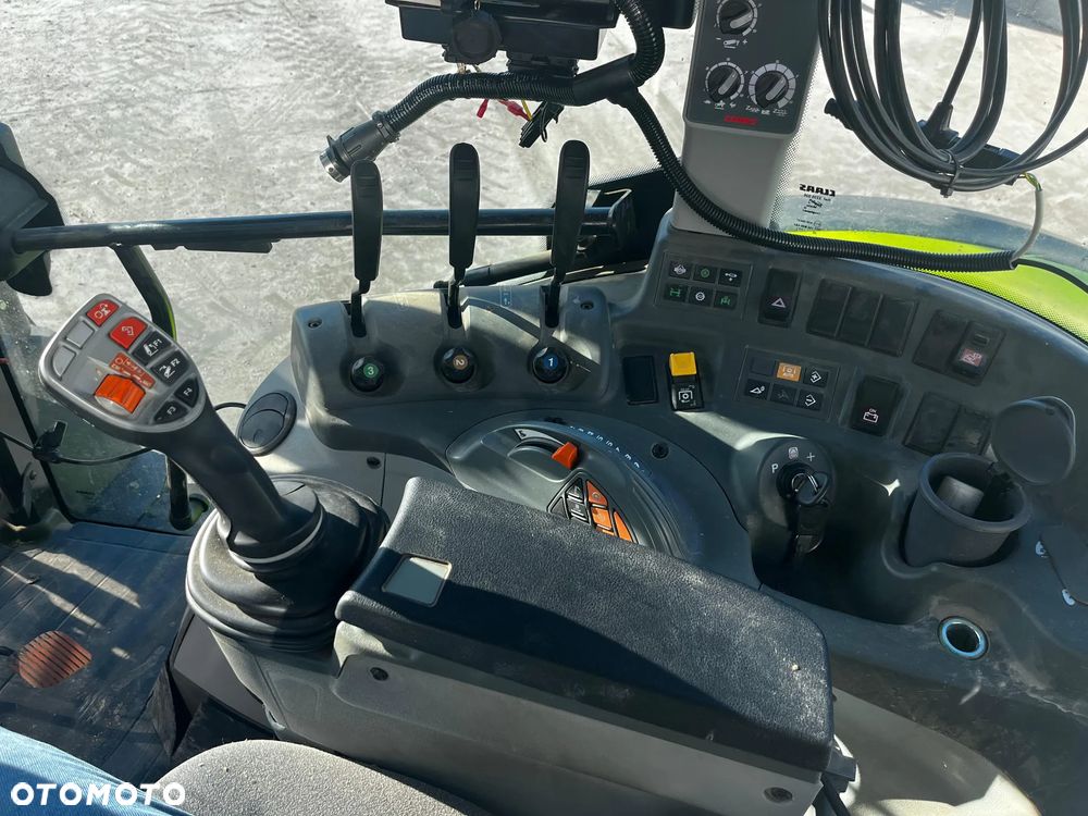 Claas ARION 420 - 23