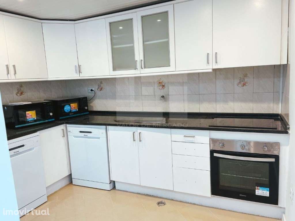 2 MORADIAS REMODELADAS COM 2 PISOS, VENDIDAS EM CONJUNTO - Grande imagem: 2/13