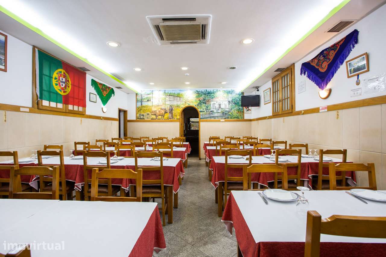 Espaçoso restaurante para trespasse em plena Rua Morais Soares - Grande imagem: 2/33