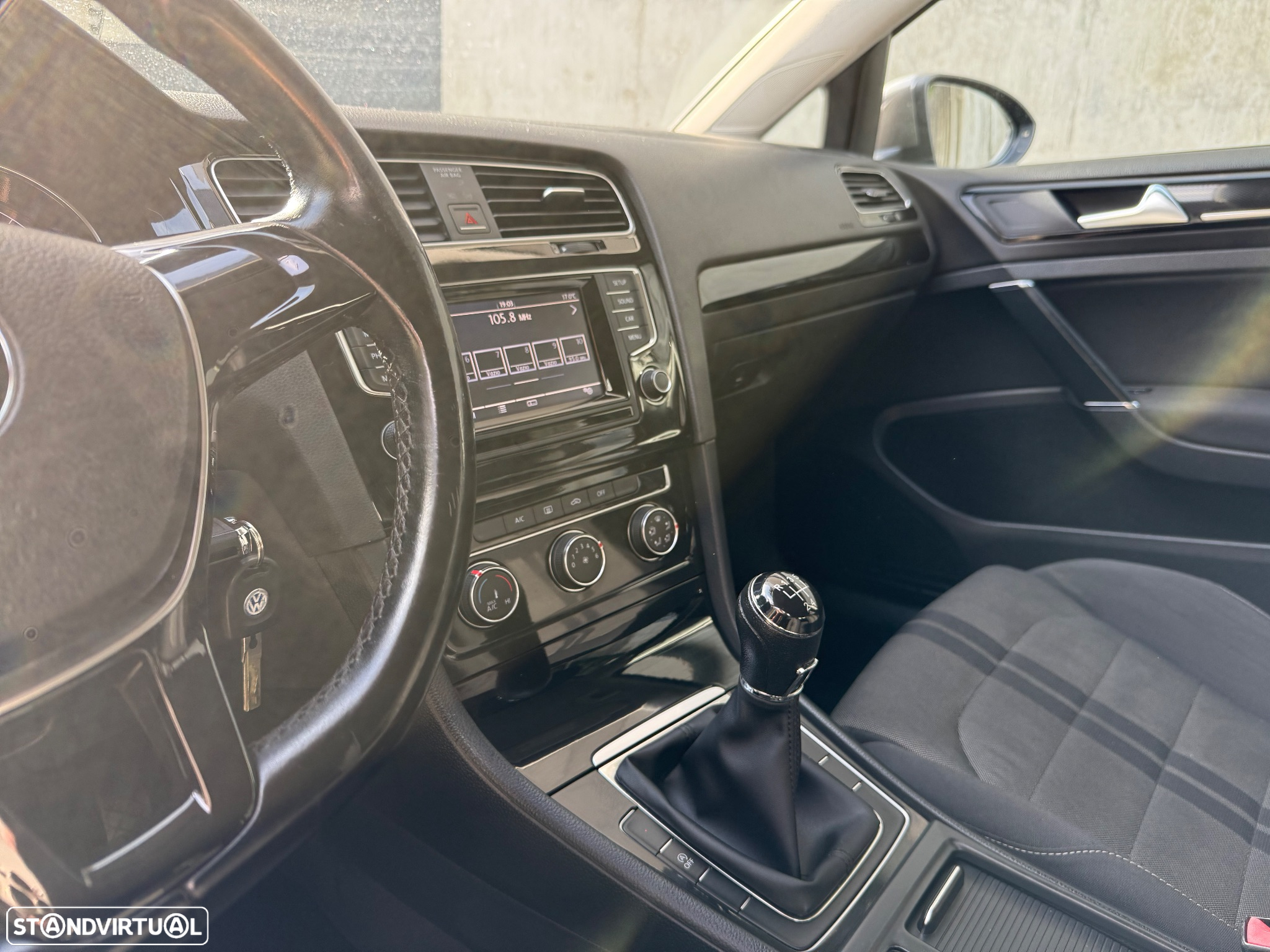 VW Golf 1.6 TDi Highline - 12