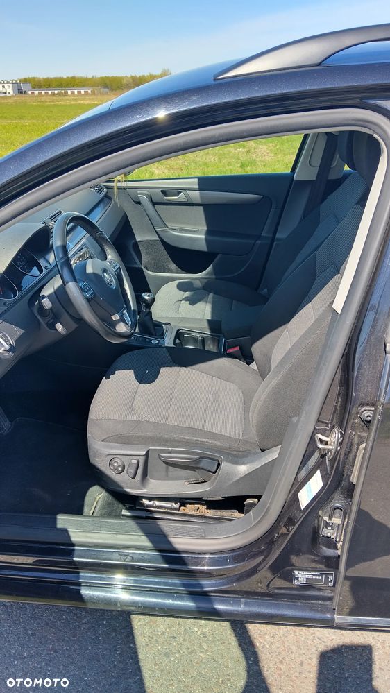 Volkswagen Passat 2.0 TDI Comfortline - 9