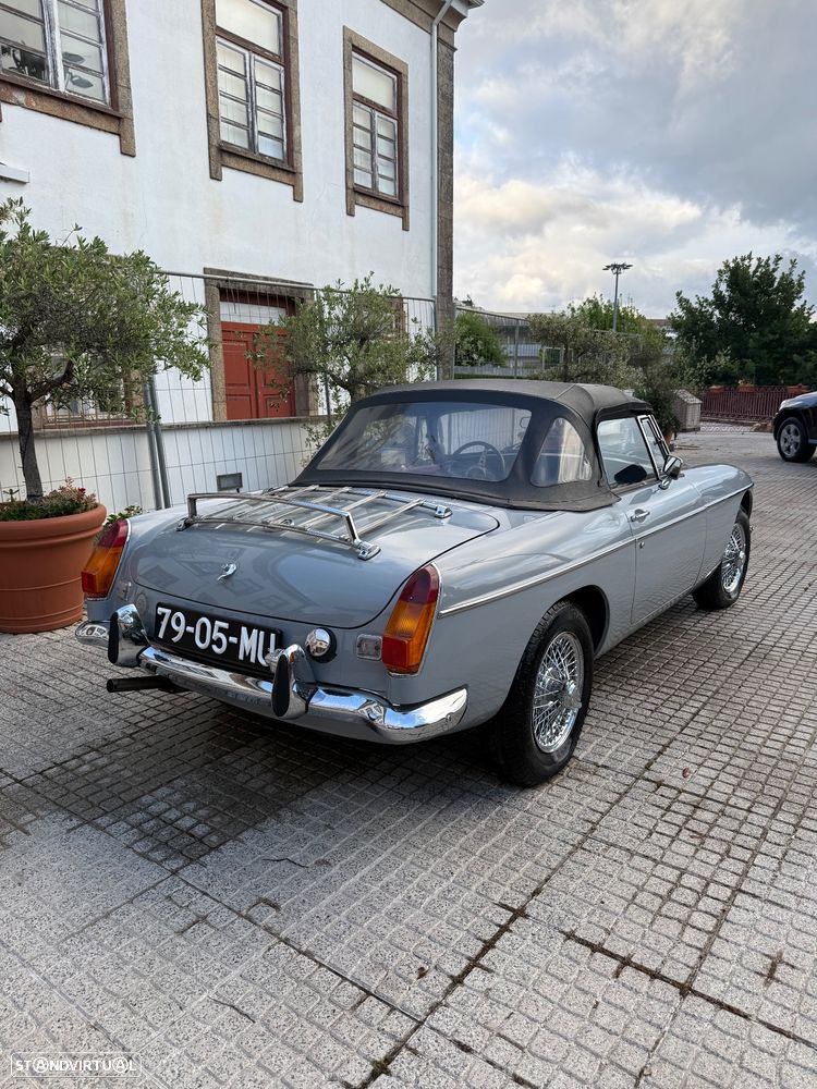 MG MGB - 10