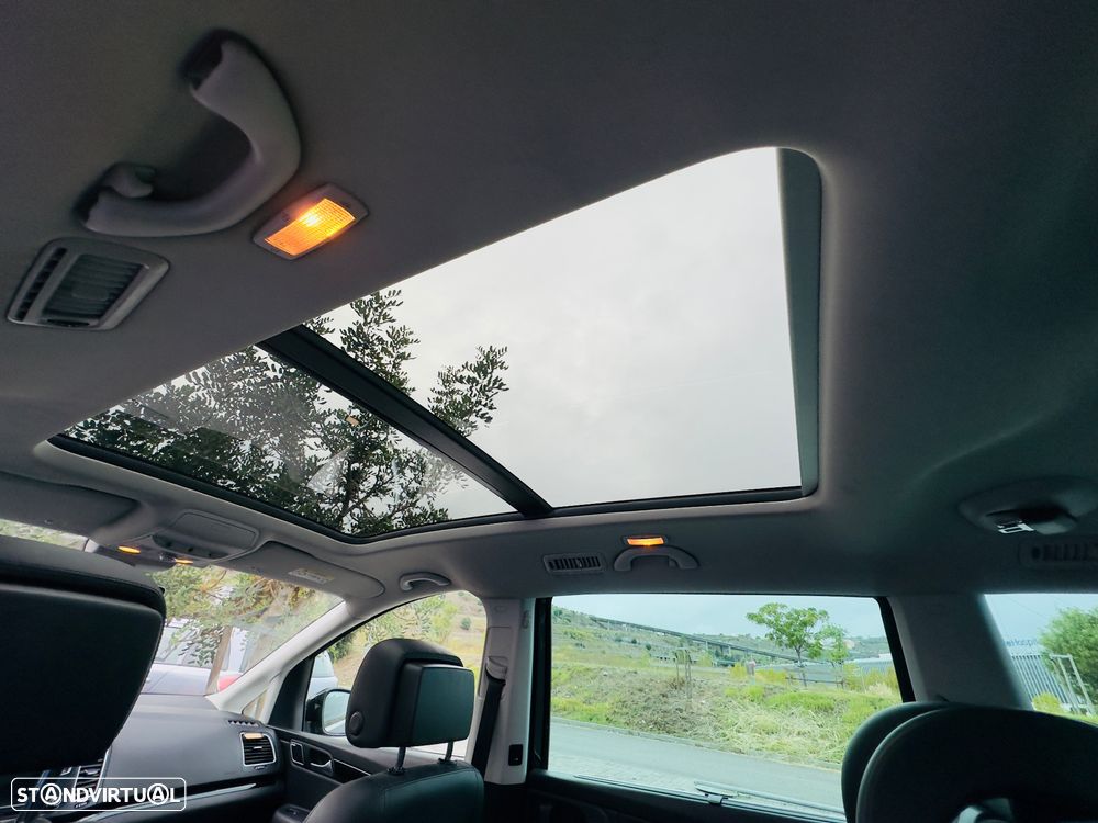 VW Sharan 2.0 TDI Blue Highline DSG - 10