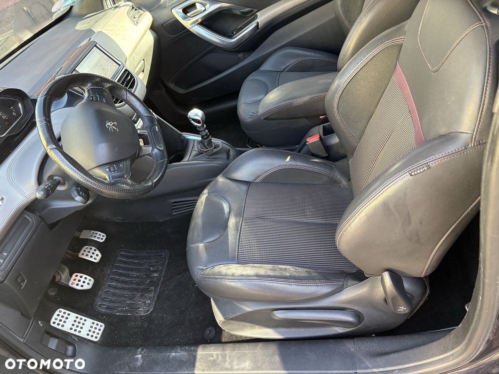 Peugeot 2008 - 8