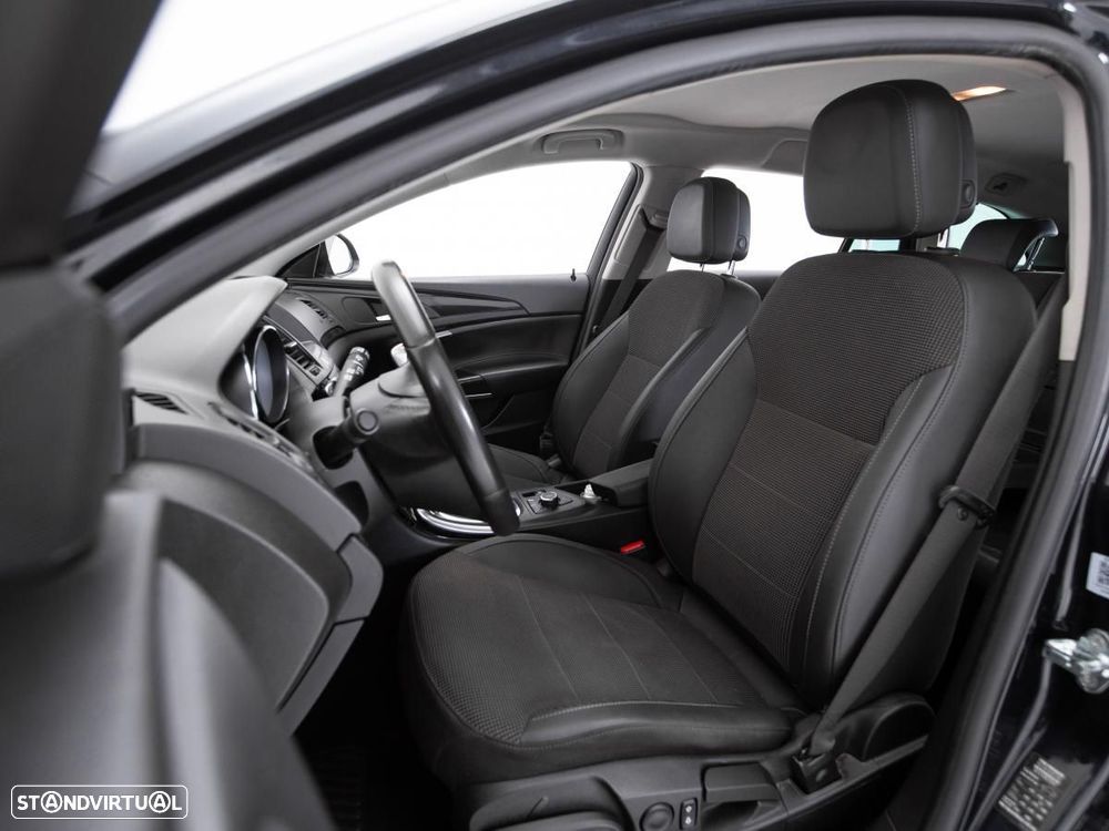 Opel Insignia Sports Tourer - 8