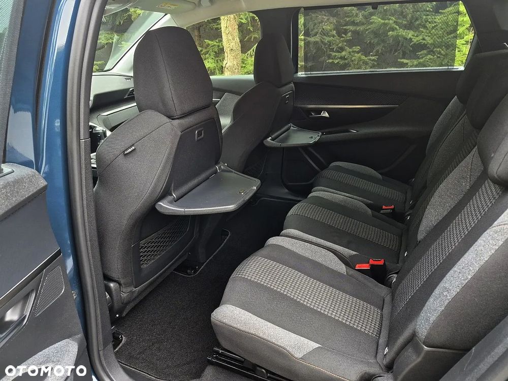 Peugeot 5008 - 8
