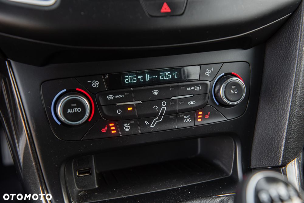 Ford Focus SW - 25