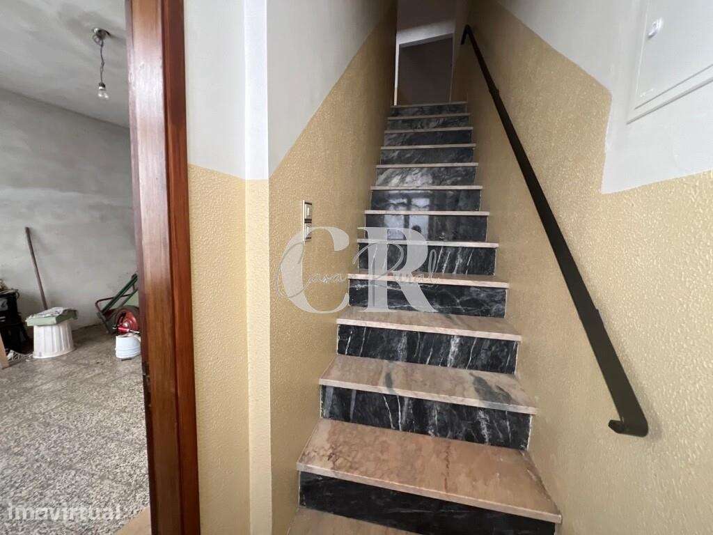 Moradia geminada T3 pronta a habitar, no centro da vila de Pedrógão Gr - Grande imagem: 3/51