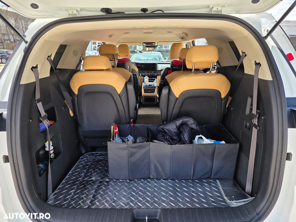 Kia Carnival - 6
