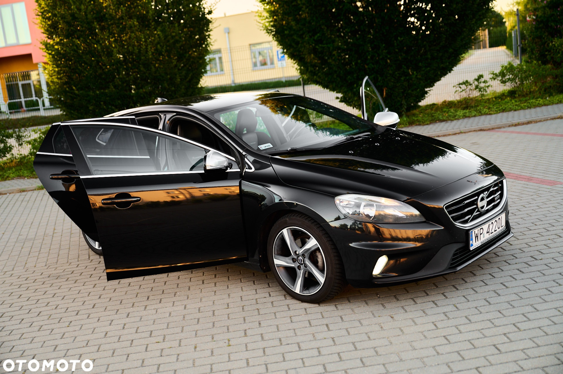 Volvo V40 D2 R-Design - 19