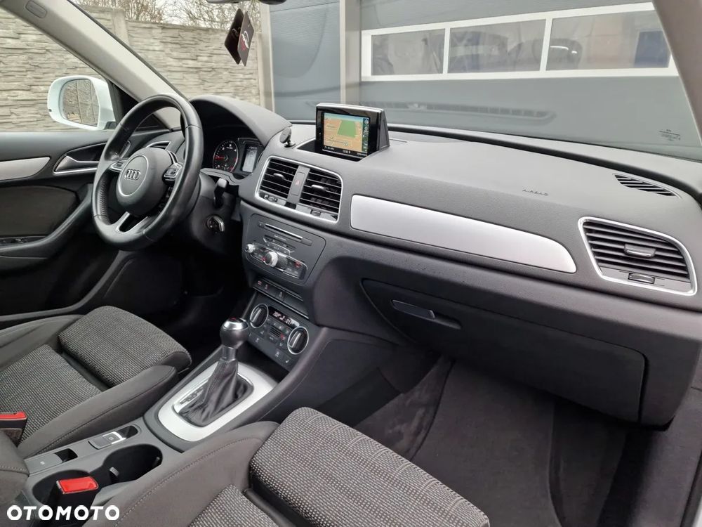 Audi Q3 2.0 TDI S tronic design - 24