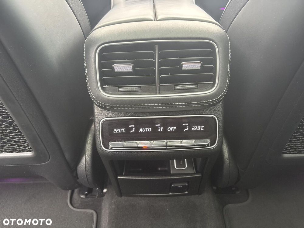 Mercedes-Benz GLS - 25