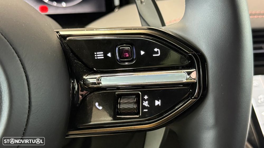 Aston Martin DB12 Coupé V8 Auto - 24