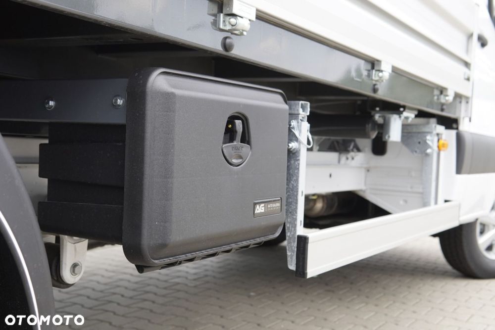 Mercedes-Benz Sprinter - 21