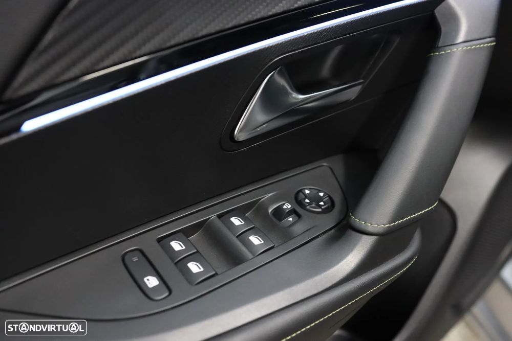 Peugeot 2008 PureTech 155 EAT8 GT - 7
