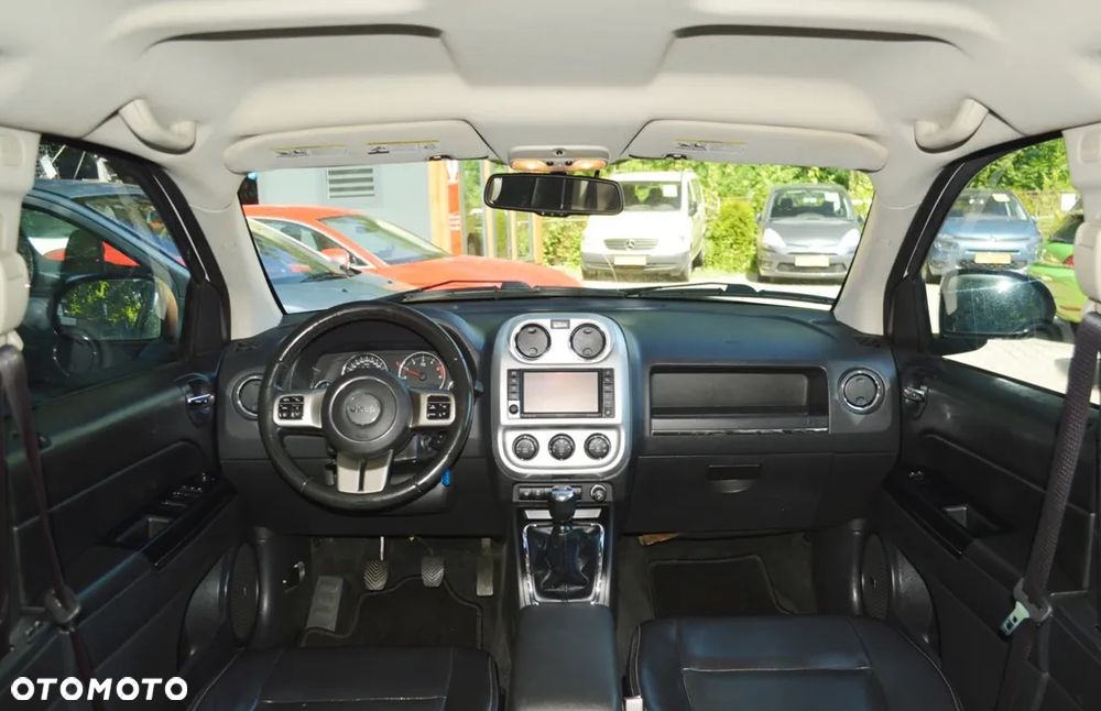 Jeep Compass - 25