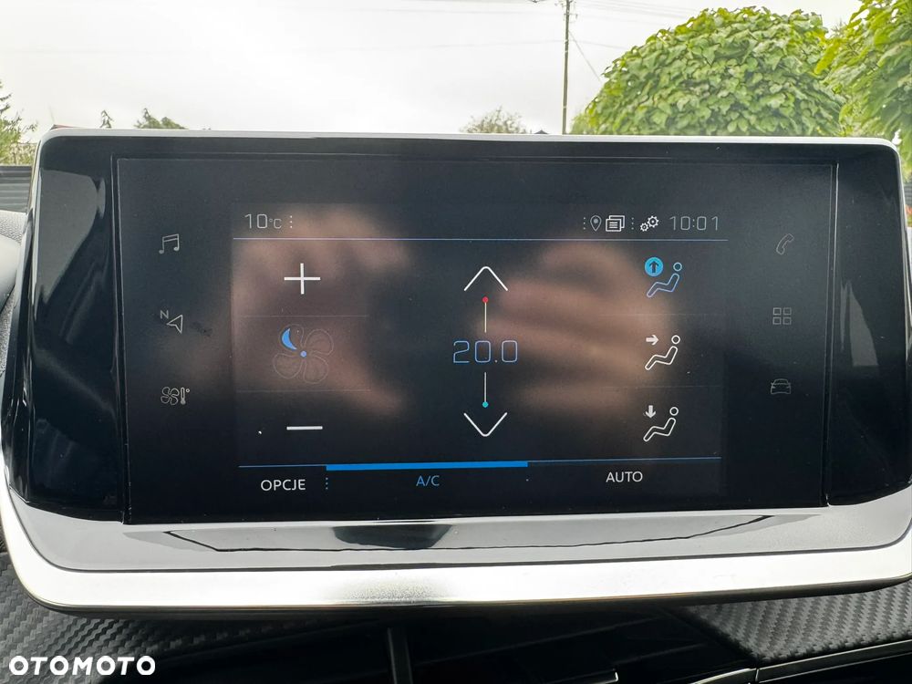 Peugeot 208 PureTech 100 Allure - 21