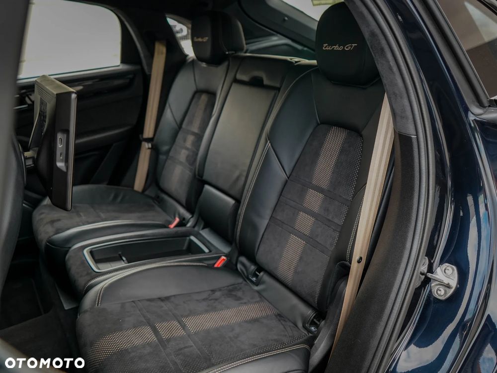 Porsche Cayenne Turbo GT - 35