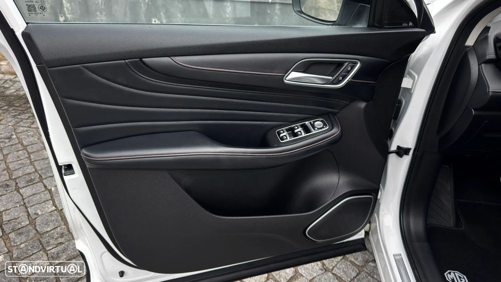 MG EHS 1.5 T-GDI Plug-in Hybrid Luxury - 15