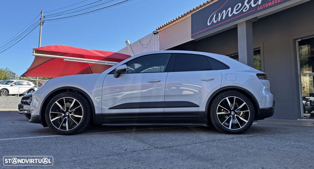 Porsche Macan Electric - 2