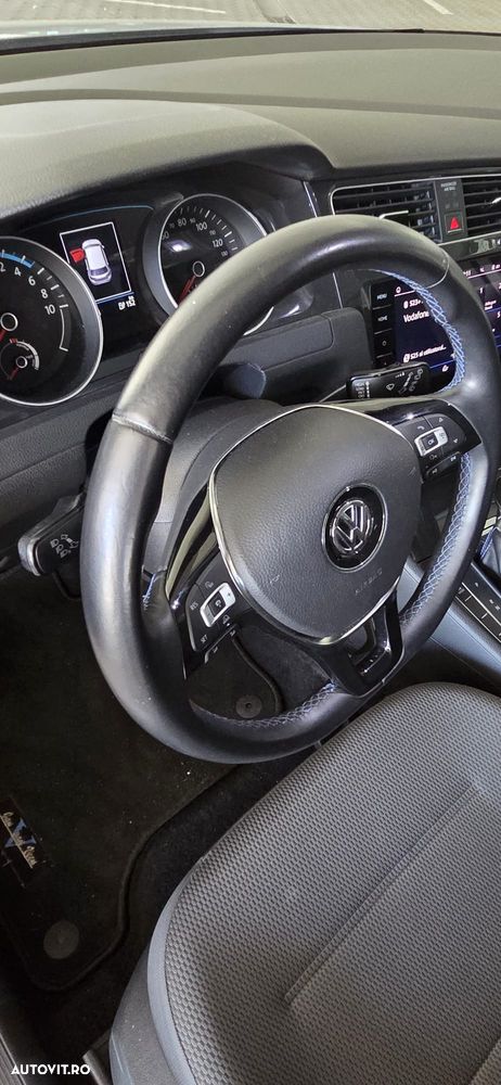 Volkswagen Golf e-Golf - 10