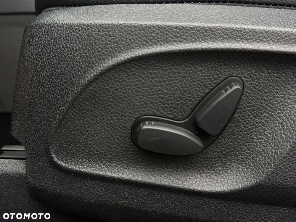 Ford Kuga 2.0 TDCi 4WD Titanium - 26