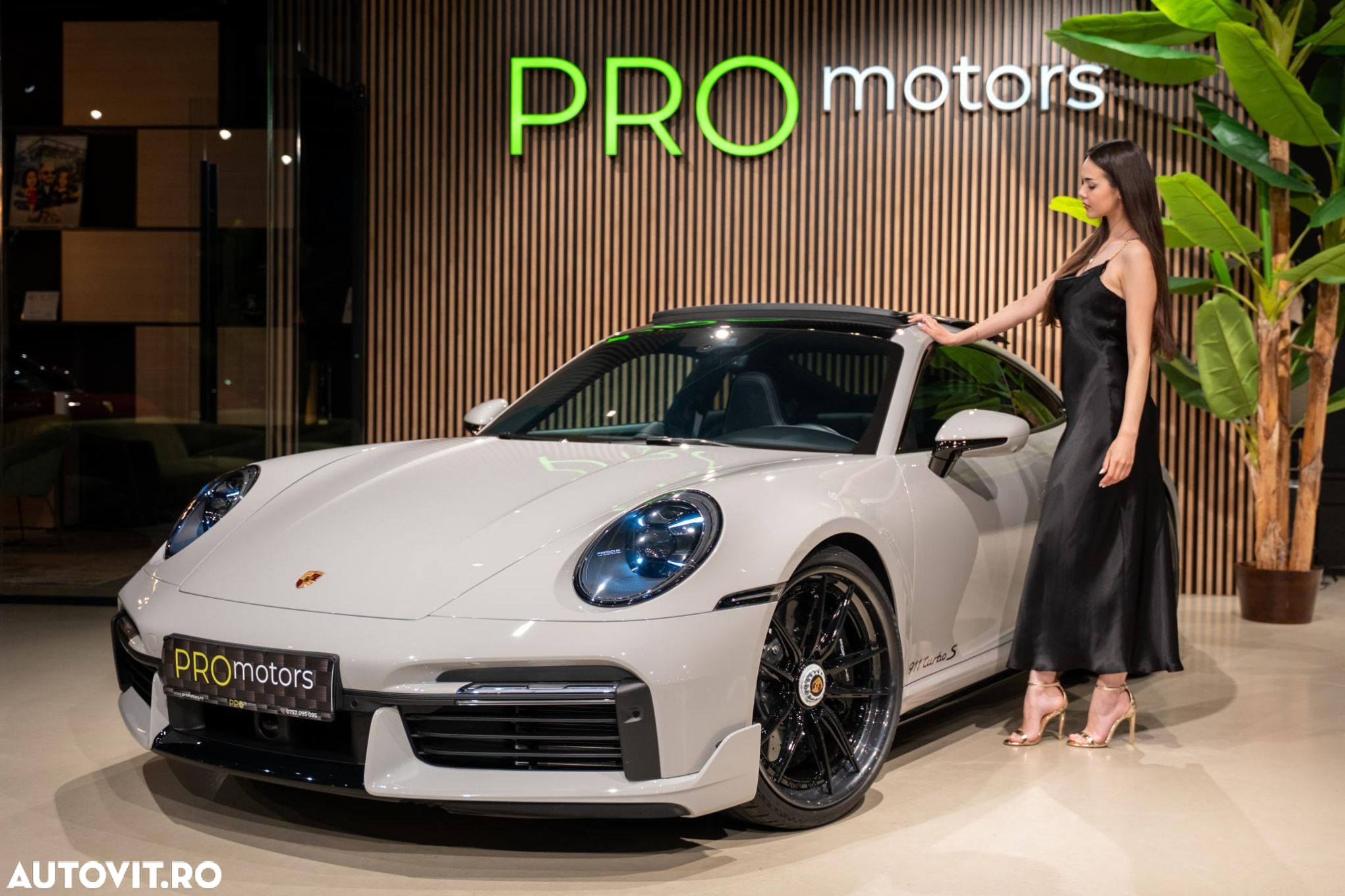 Porsche 911-TURBO-S - 2