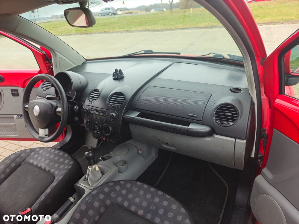 Volkswagen New Beetle - 13